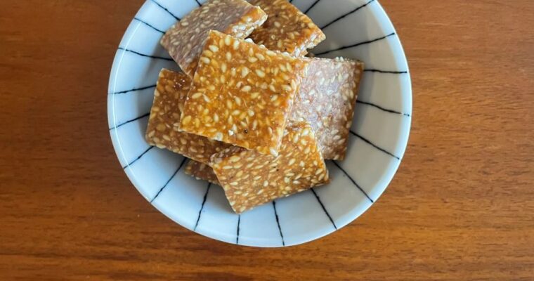 Tilgul (sesame+peanut brittle)